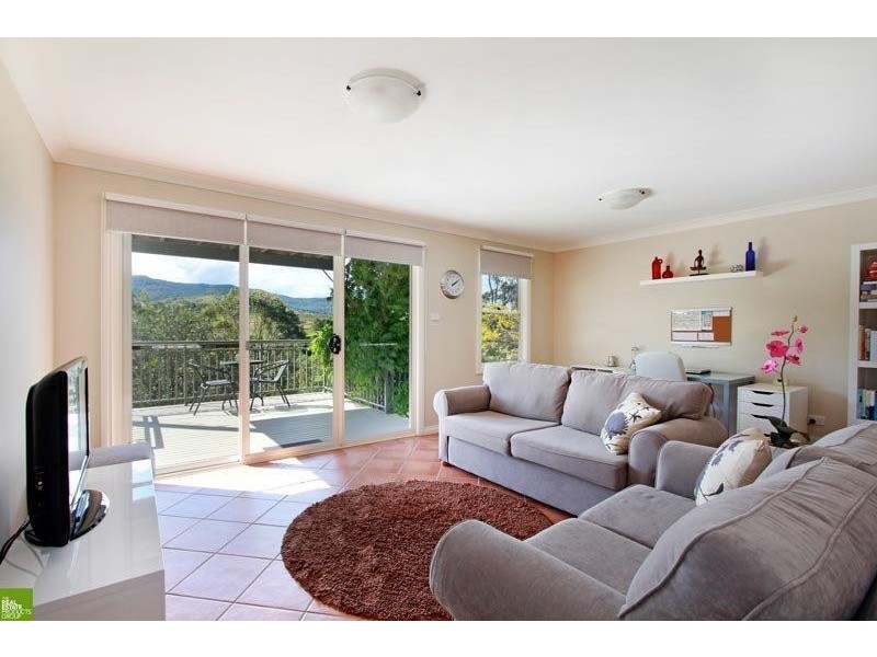 28 Marril Circuit, Cordeaux Heights NSW 2526