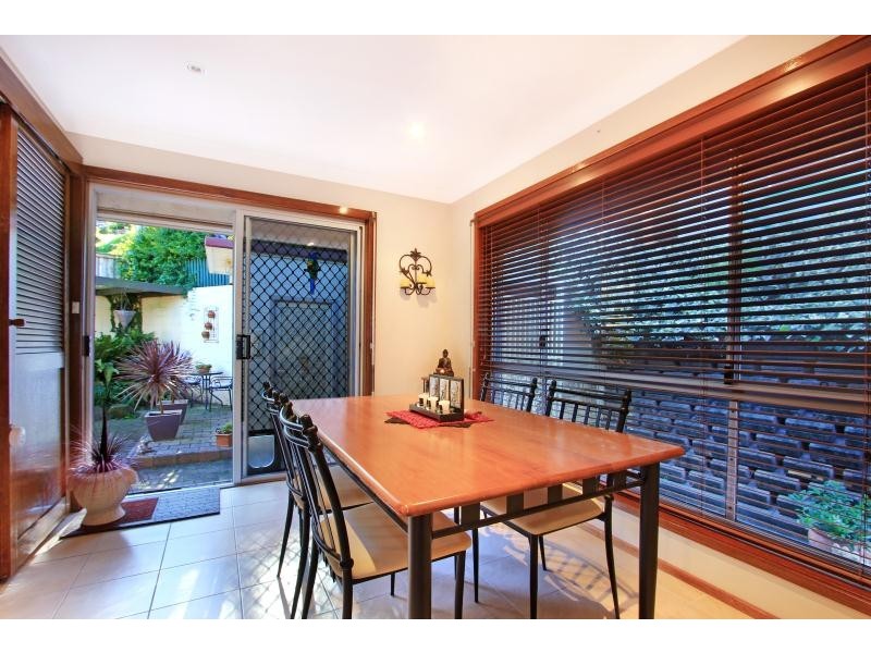 4 Hibiscus Place, Unanderra NSW 2526