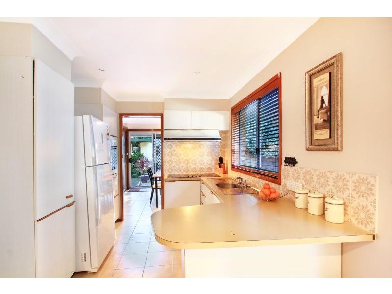 4 Hibiscus Place, Unanderra NSW 2526