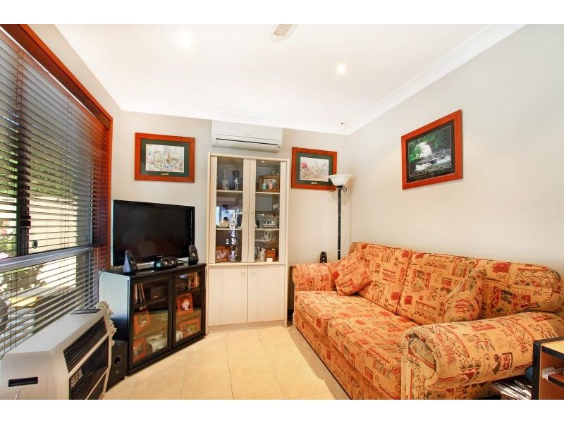 4 Hibiscus Place, Unanderra NSW 2526