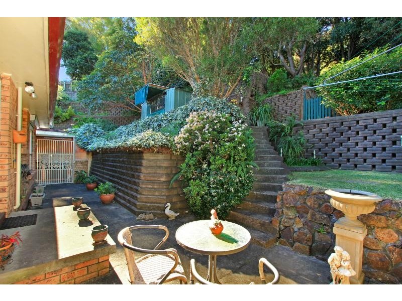 4 Hibiscus Place, Unanderra NSW 2526