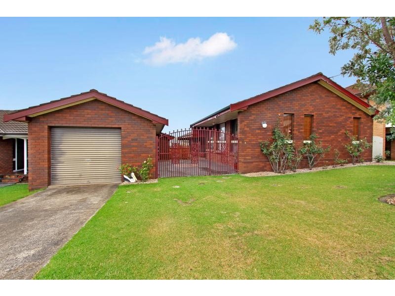 13 Kanahooka Road, Kanahooka NSW 2530