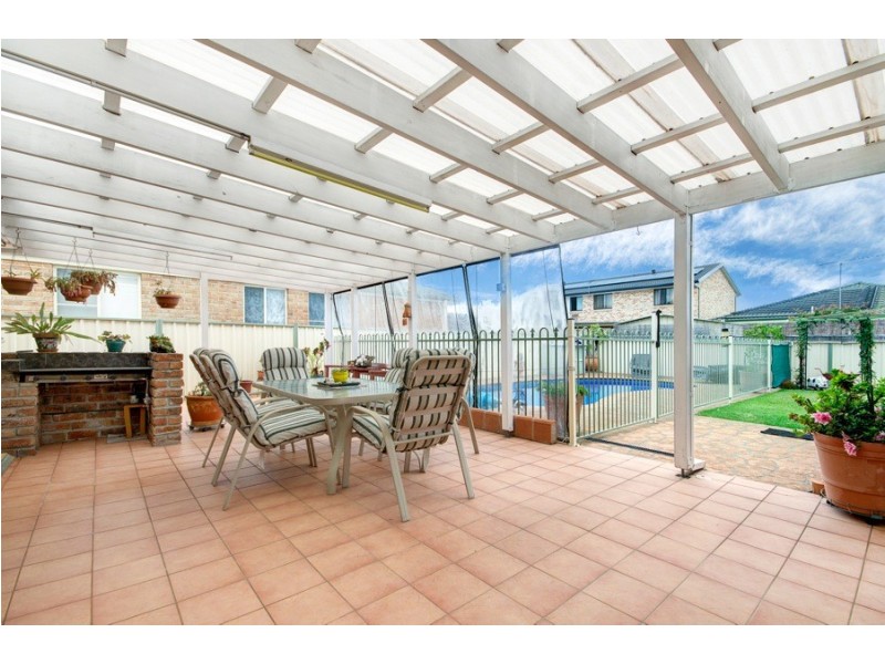 17 Amanda Place, Horsley NSW 2530