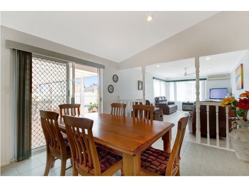 17 Amanda Place, Horsley NSW 2530