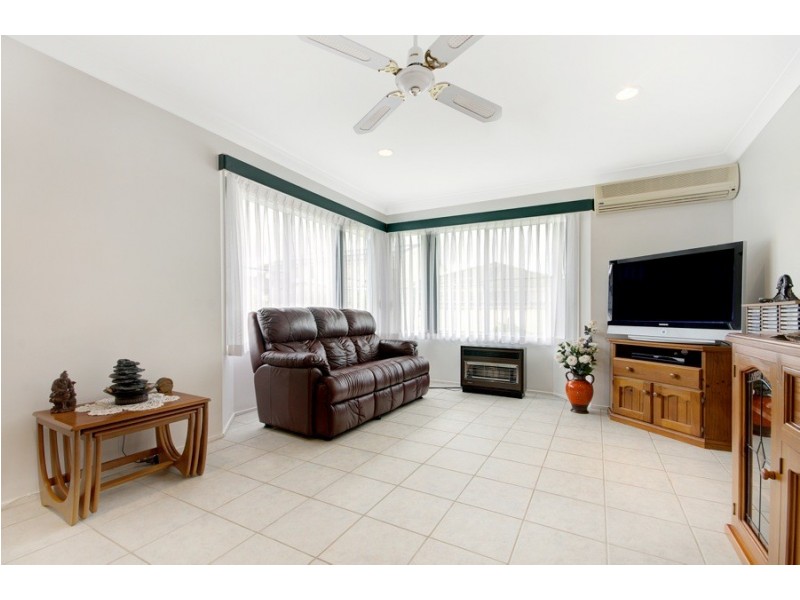 17 Amanda Place, Horsley NSW 2530