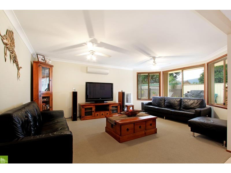 18 Amanda Place, Horsley NSW 2530