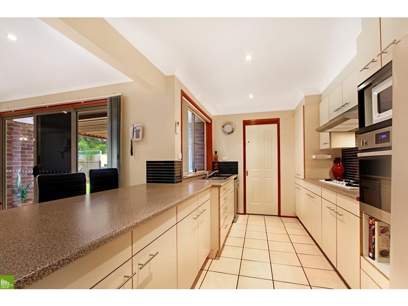 18 Amanda Place, Horsley NSW 2530