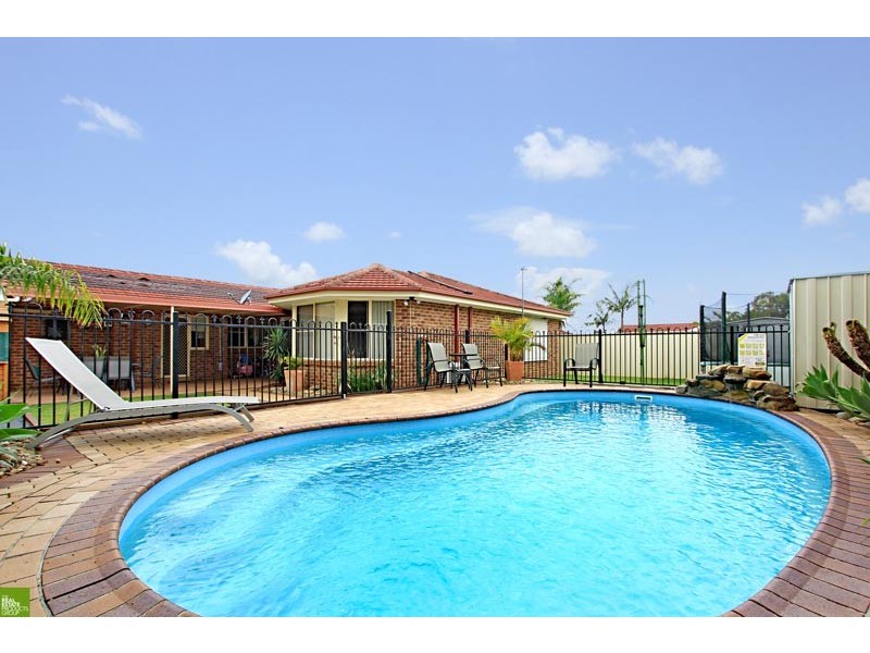 18 Amanda Place, Horsley NSW 2530