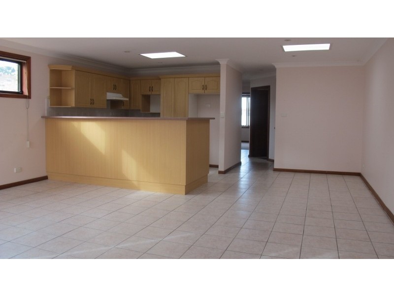 2/106 Railway Street, Corrimal NSW 2518