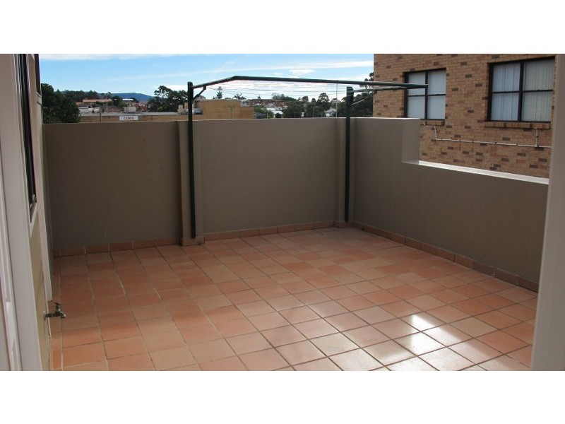 2/106 Railway Street, Corrimal NSW 2518