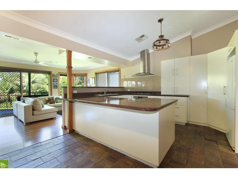 7 Deenyi Close, Cordeaux Heights NSW 2526