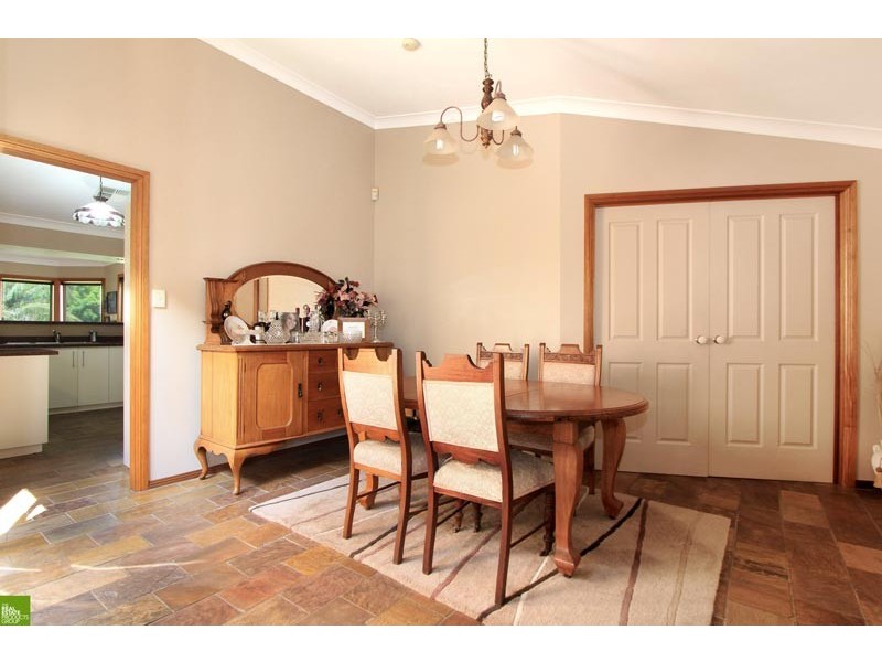 7 Deenyi Close, Cordeaux Heights NSW 2526