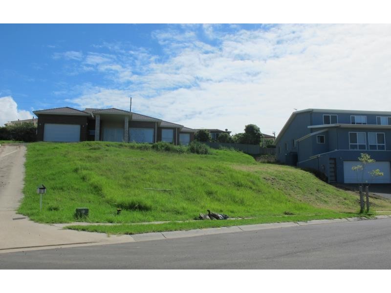 7 Backhouse Road, Lake Heights NSW 2502