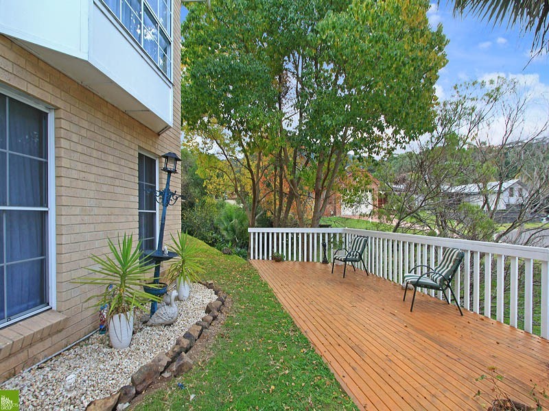 16 River Oak Road, Farmborough Heights NSW 2526