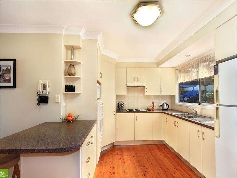 8 Hibiscus Place, Unanderra NSW 2526