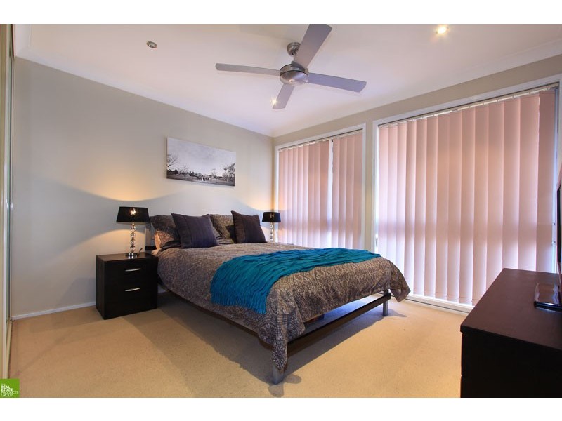 8 Hibiscus Place, Unanderra NSW 2526