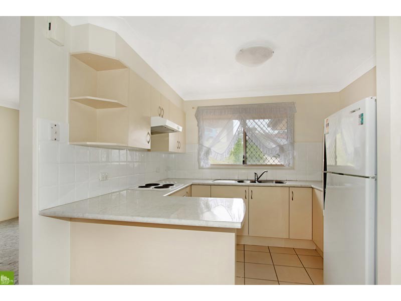 4 Little Place, Warrawong NSW 2502