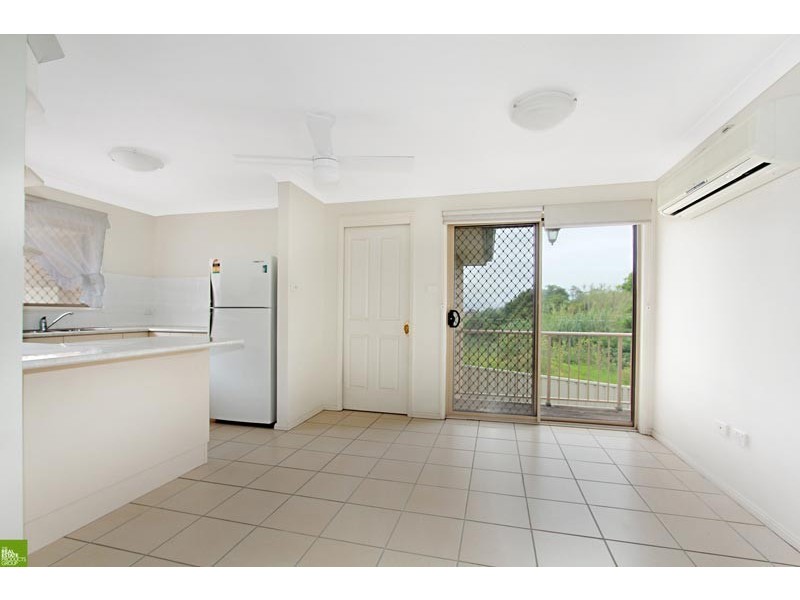4 Little Place, Warrawong NSW 2502