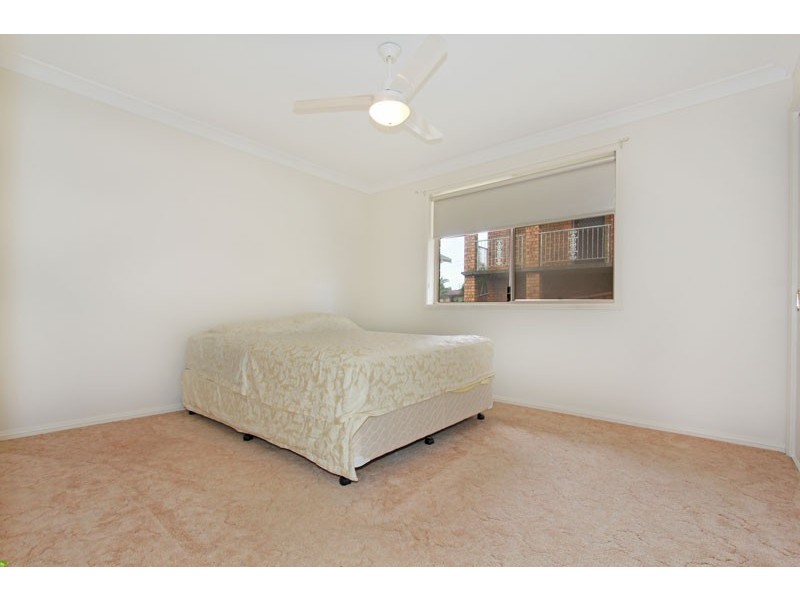 4 Little Place, Warrawong NSW 2502