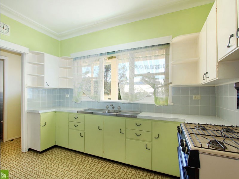 90 Dumfries Avenue, Mount Ousley NSW 2519