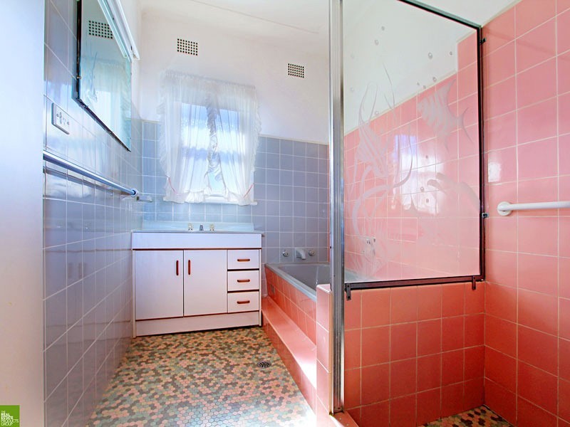 90 Dumfries Avenue, Mount Ousley NSW 2519