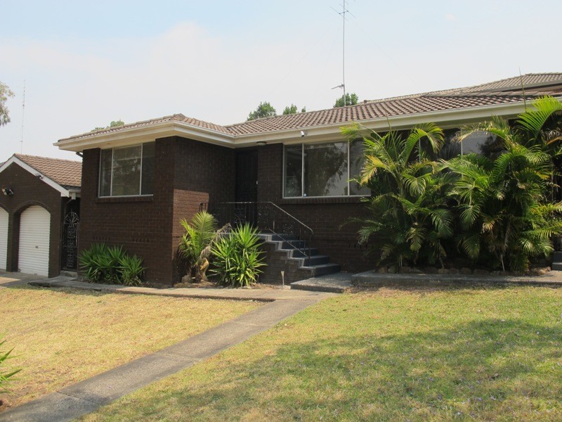 25 Coral Crescent, Unanderra NSW 2526