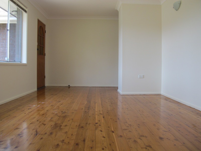 25 Coral Crescent, Unanderra NSW 2526