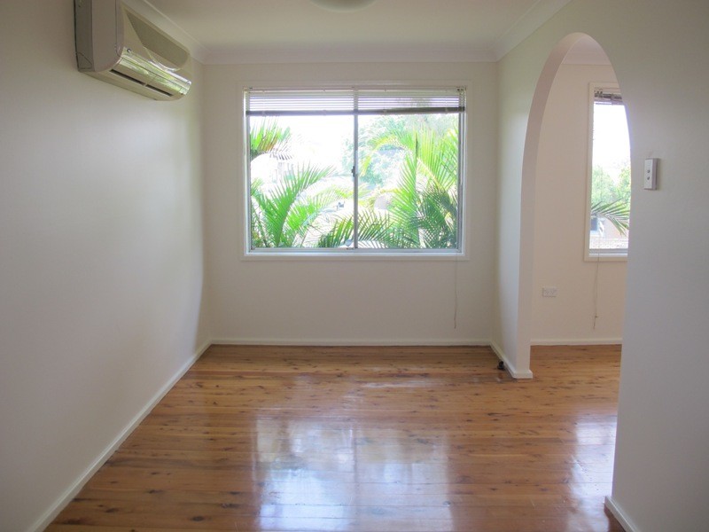 25 Coral Crescent, Unanderra NSW 2526