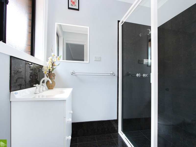 11 Oliver Place, Berkeley NSW 2506