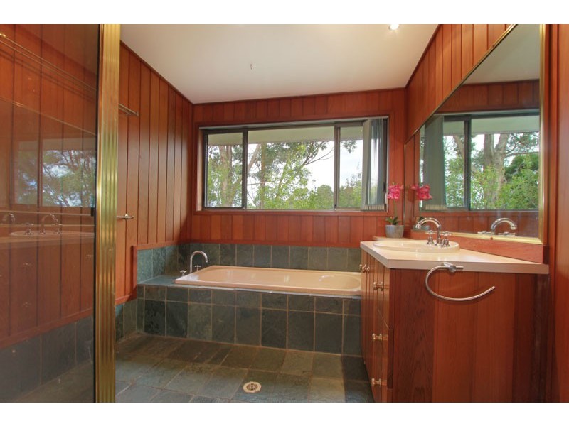 5 Patanga Close, Cordeaux Heights NSW 2526