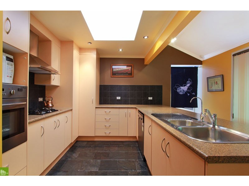 5 Patanga Close, Cordeaux Heights NSW 2526