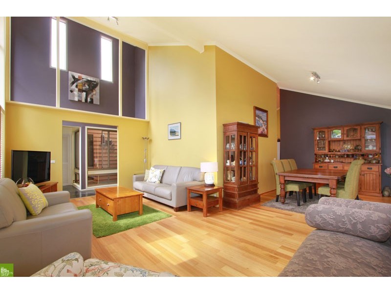 5 Patanga Close, Cordeaux Heights NSW 2526