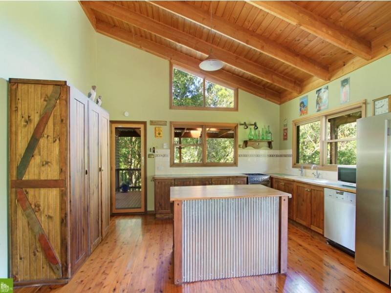 9 Jarrah Crescent, Cordeaux Heights NSW 2526