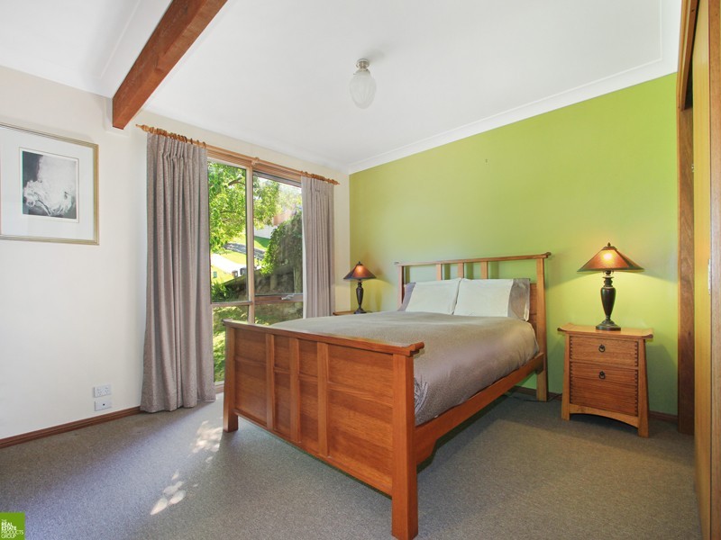 9 Jarrah Crescent, Cordeaux Heights NSW 2526