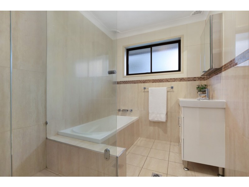 297 Farmborough Road, Farmborough Heights NSW 2526