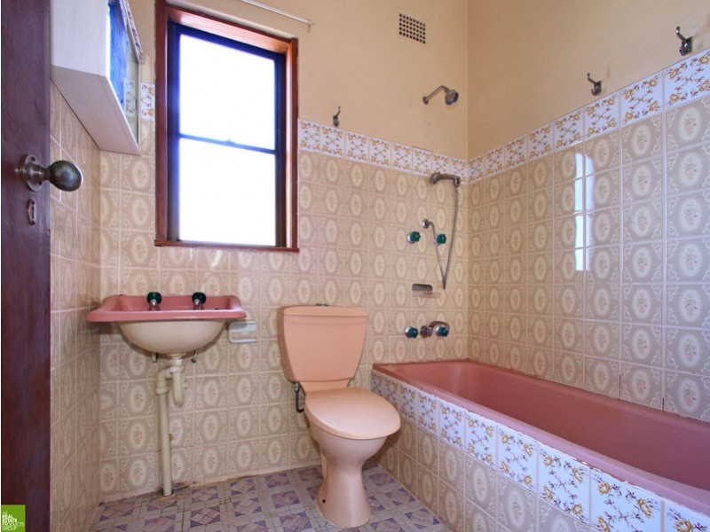 19 First Avenue North, Warrawong NSW 2502