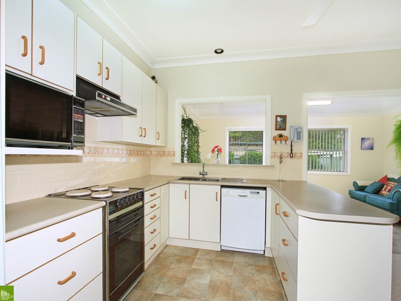 36 Beacon Avenue, Bulli NSW 2516