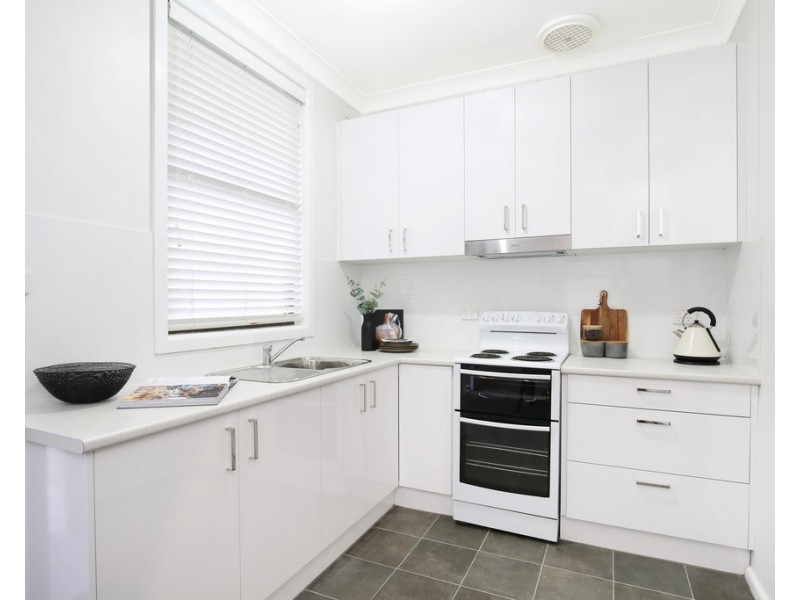 28 Waples Road, Unanderra NSW 2526