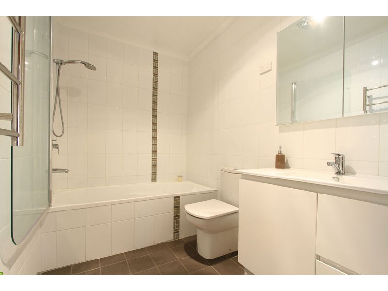 297 Northcliffe Drive, Berkeley NSW 2506