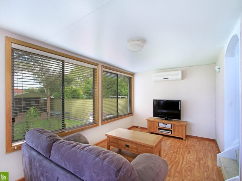 297 Northcliffe Drive, Berkeley NSW 2506
