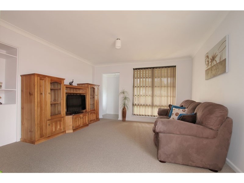 297 Northcliffe Drive, Berkeley NSW 2506