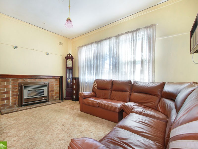2 Albert Street, Unanderra NSW 2526