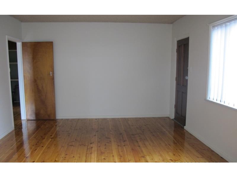 1/246a Flagstaff Road, Lake Heights NSW 2502