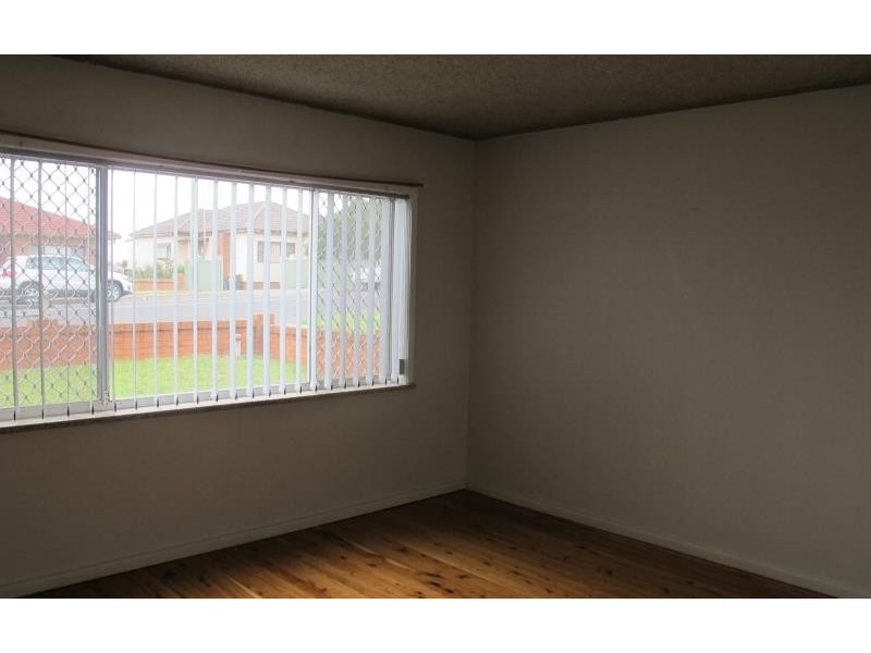 1/246a Flagstaff Road, Lake Heights NSW 2502