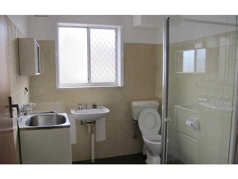 1/246a Flagstaff Road, Lake Heights NSW 2502