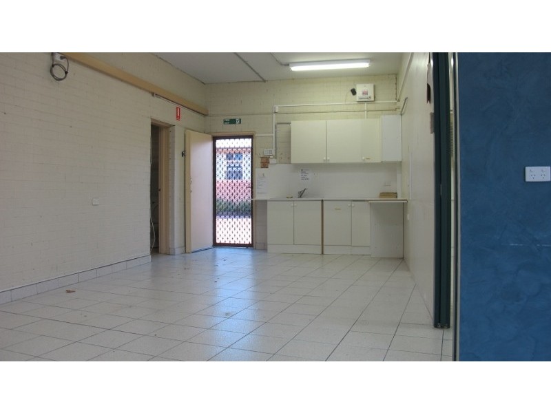 2/2 Tallegalla Street, Unanderra NSW 2526