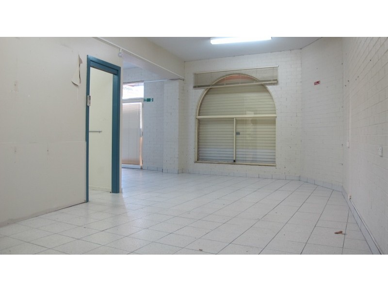 2/2 Tallegalla Street, Unanderra NSW 2526
