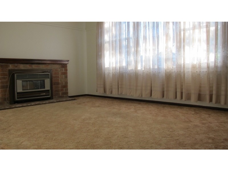 2 Albert Street, Unanderra NSW 2526