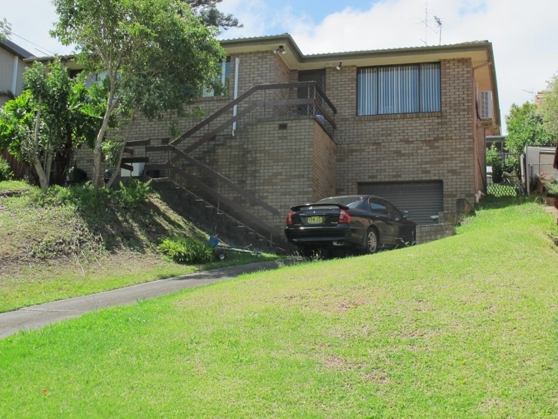 68 Beverley Avenue, Unanderra NSW 2526