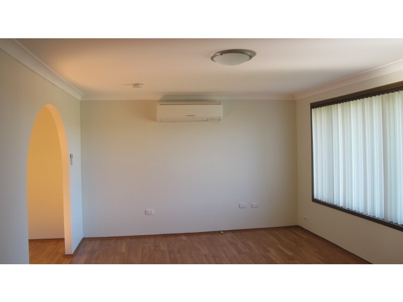 68 Beverley Avenue, Unanderra NSW 2526